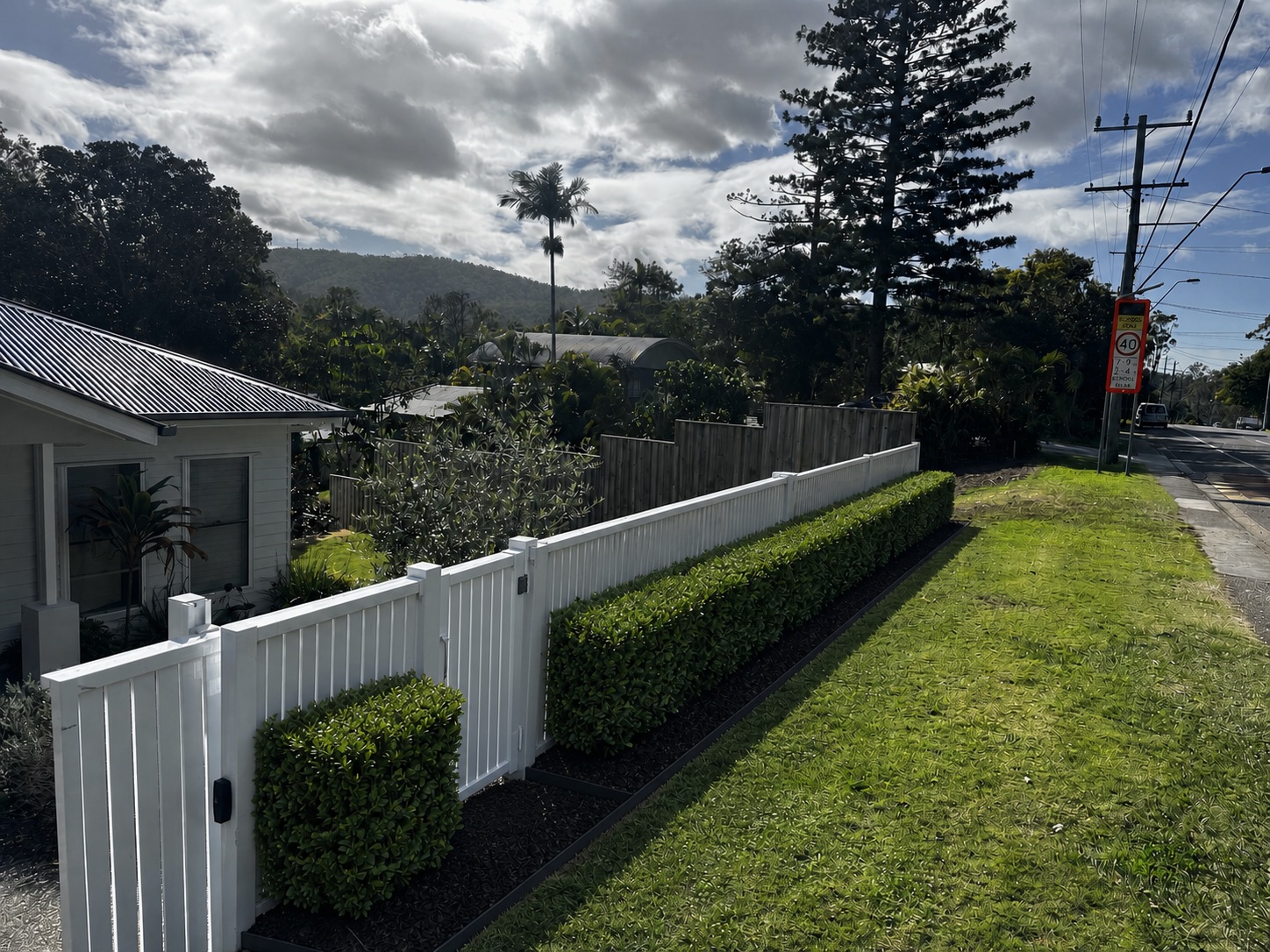 Selected gallery concept R split hedge